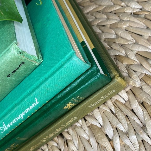 Curated Lot of 4 Vintage Flower/Nature Subject Stack of Books for Shelf/Table - Picture 7 of 14